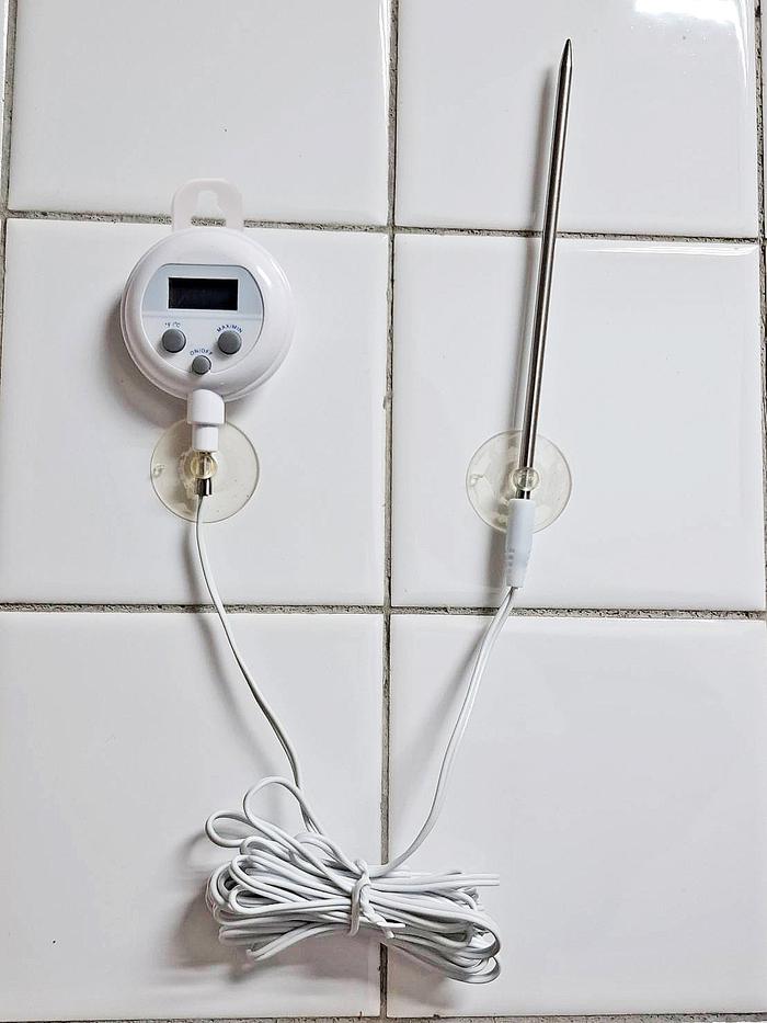 Waterproof digital thermometer with external sensor WT-365