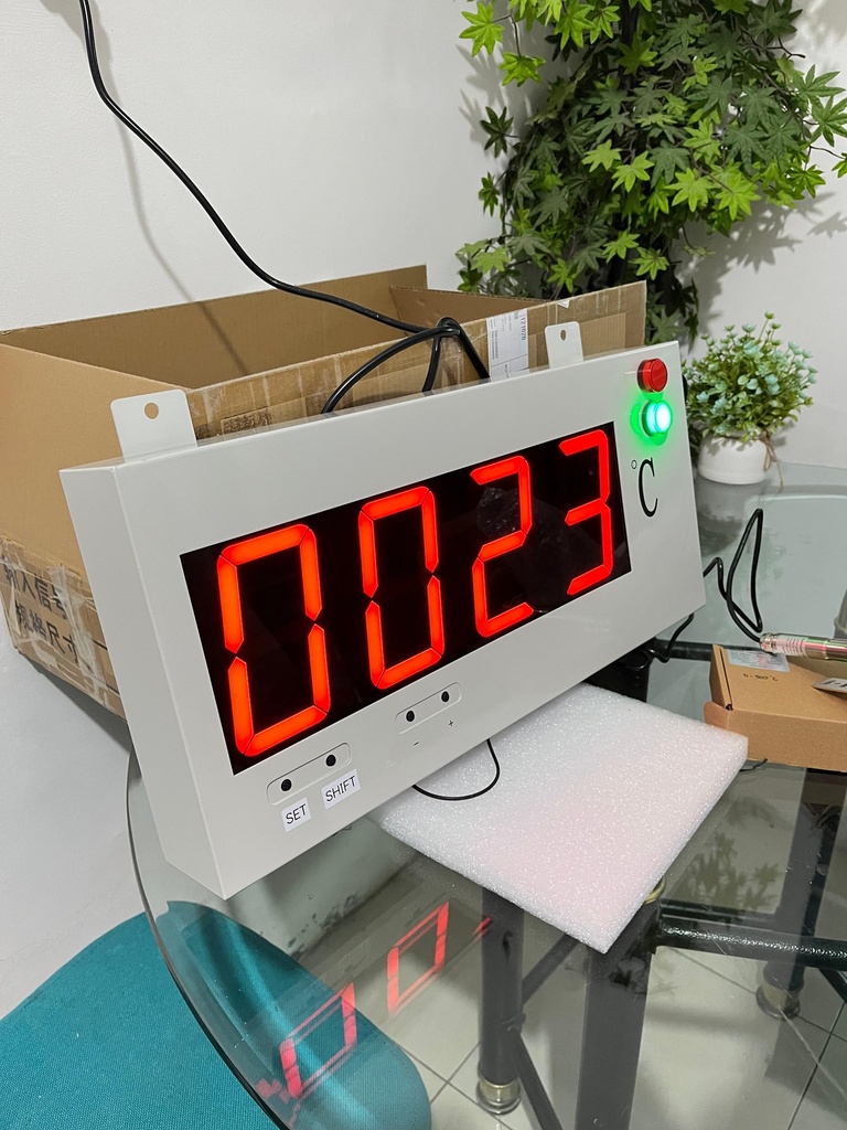 Large Display Continuous Monitoring Temperature