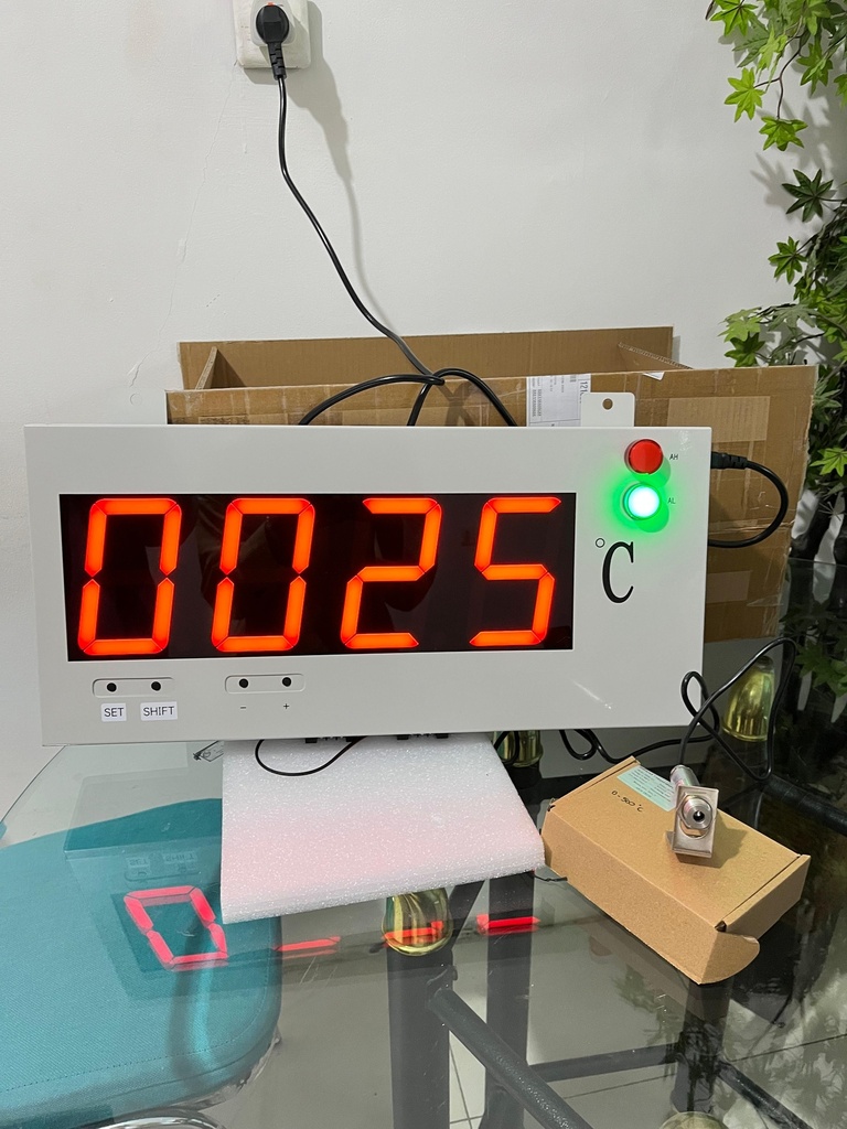 Large Display Continuous Monitoring Temperature