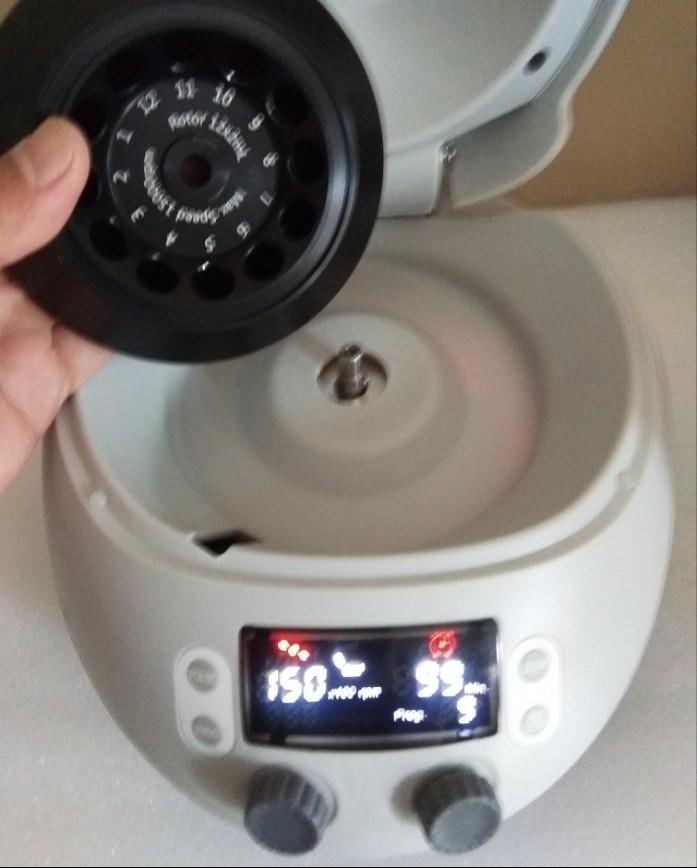 Digital High Speed Centrifuge 15000 Rpm Cat CF0201002 Brand Four E'S
