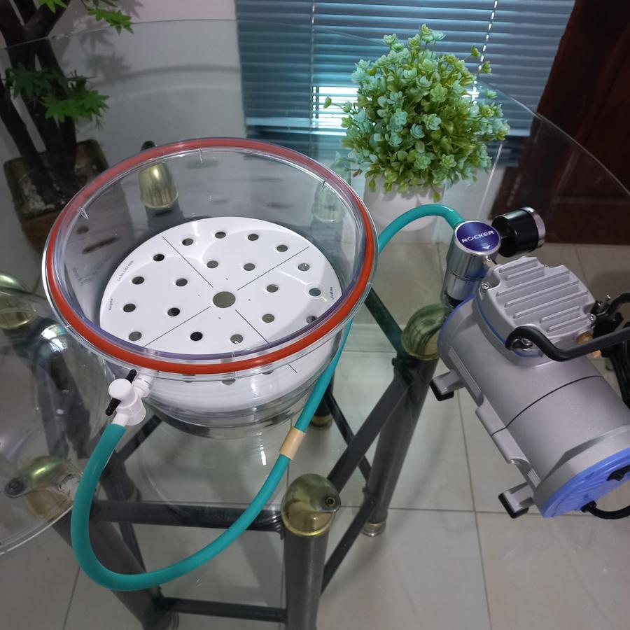 Vacuum Desiccator With Plate 5311-0250 Plus Vacuum Pump Rocker 300