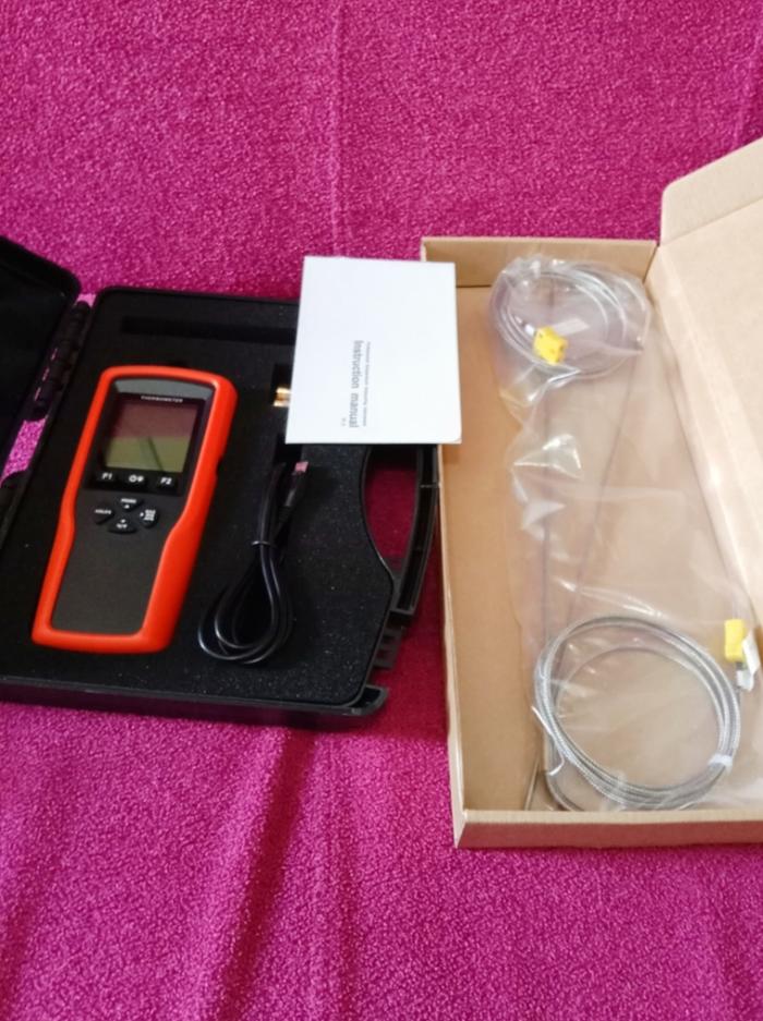 Thermometer 2 Channel Data Logger YET-620L Include with 2 pcs Probe K