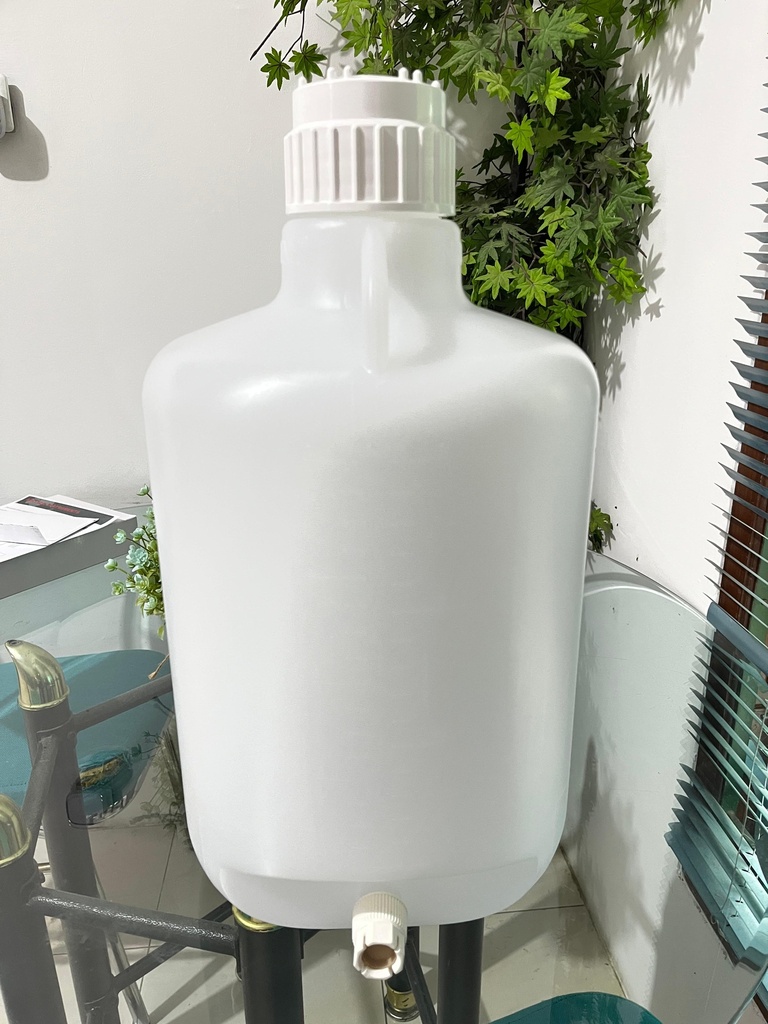 Nalgene Round Lab Carboy with Spigot, LDPE with PP Screw Cap, 20L, Thermo Scientific 2318-0050