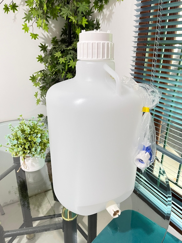 Nalgene Round Lab Carboy with Spigot, LDPE with PP Screw Cap, 20L, Thermo Scientific 2318-0050