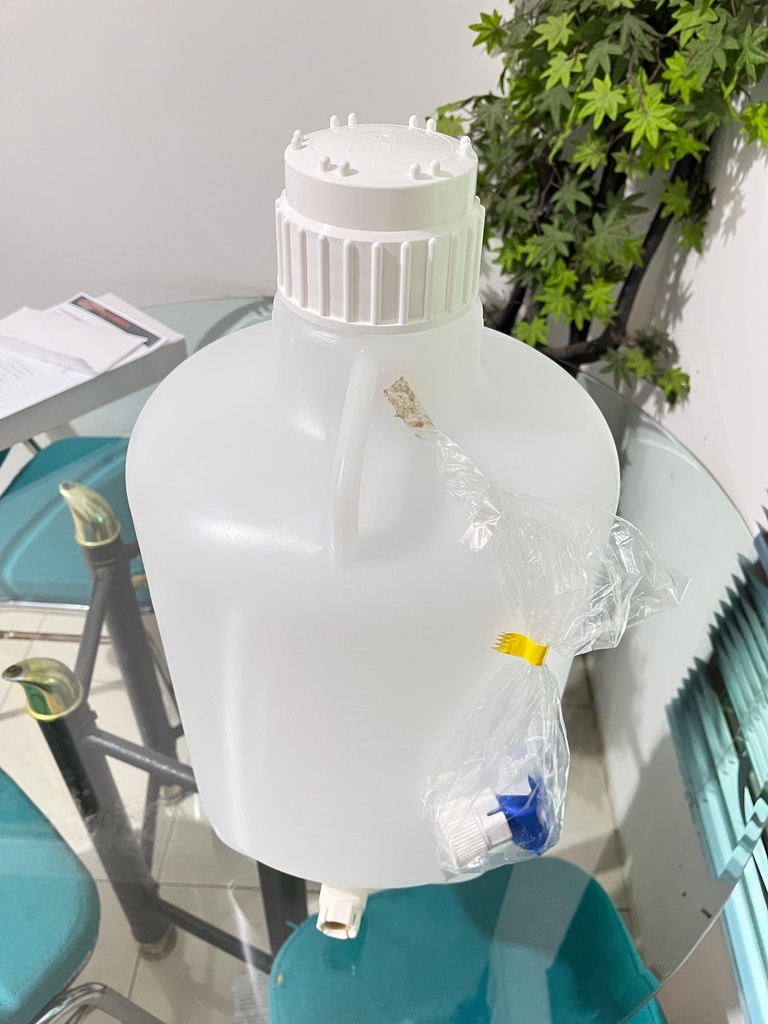 Nalgene Round Lab Carboy with Spigot, LDPE with PP Screw Cap, 20L, Thermo Scientific 2318-0050