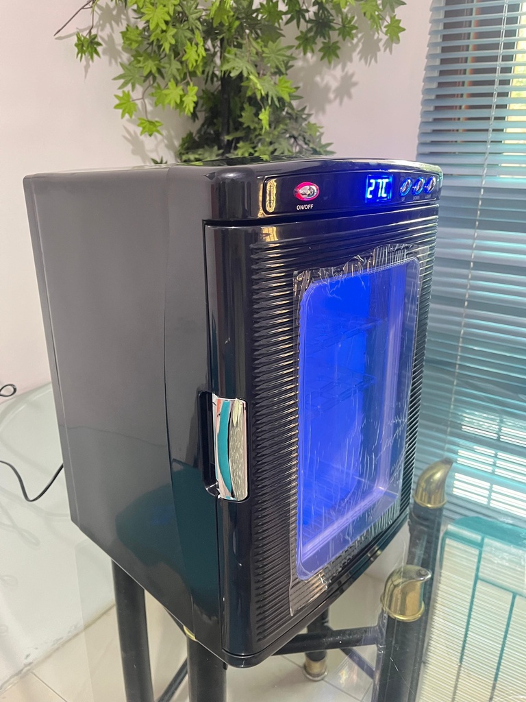 Digital Portable Incubator Heating and Cooling kapasitas 25 liter Luby