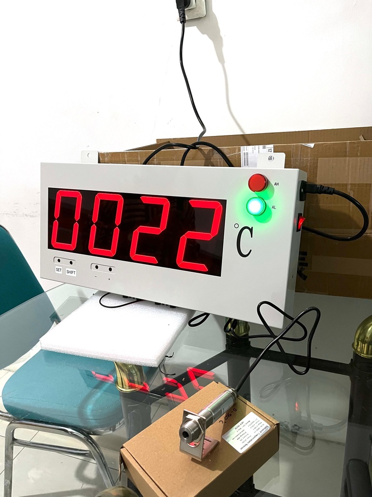 Large Display Continuous Monitoring Temperature